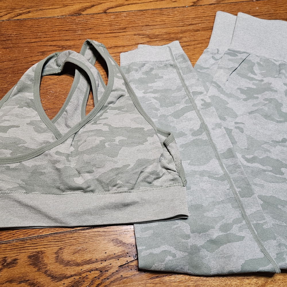 Camo Print Sports Bra and Leggings Set